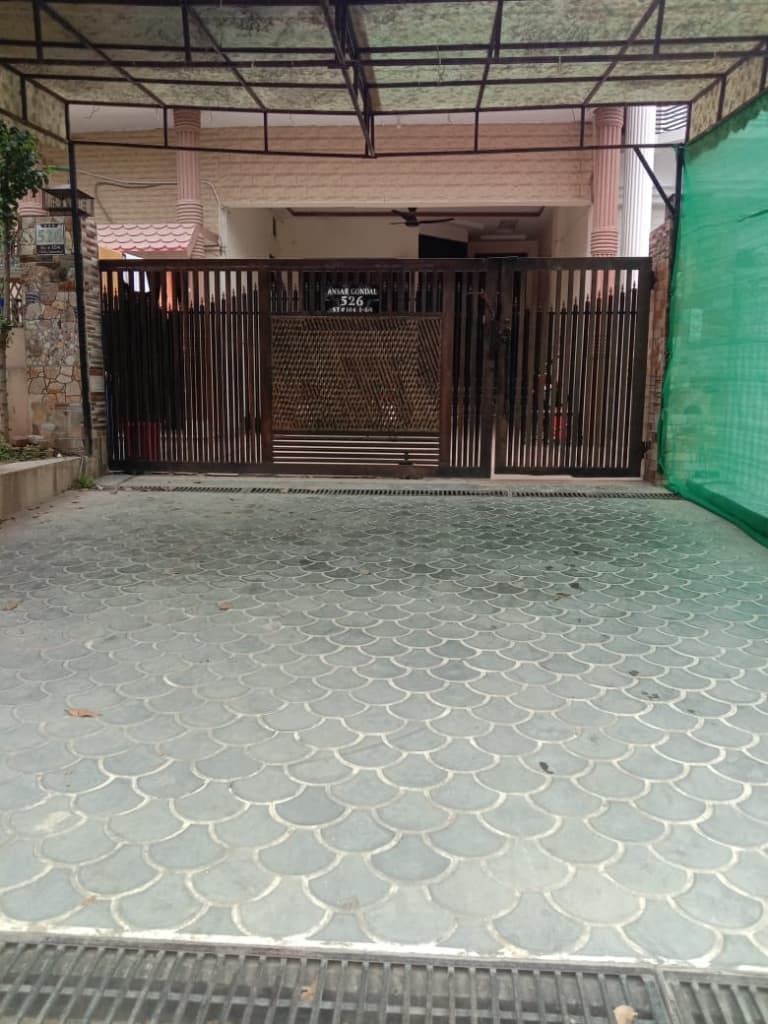 Five Seater Room at Students Shelter